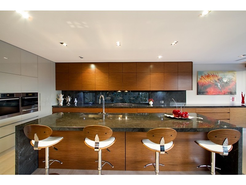52 The Promenade, Isle Of Capri QLD 4217