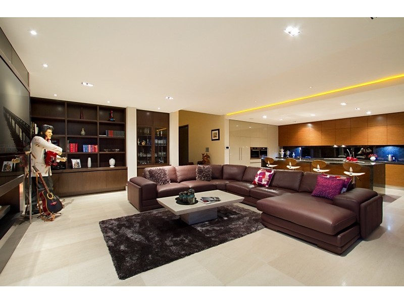 52 The Promenade, Isle Of Capri QLD 4217