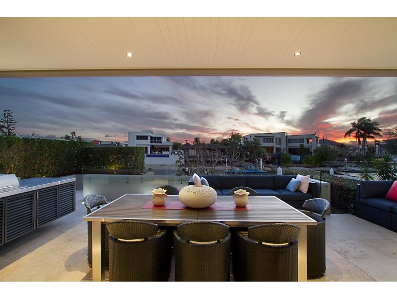 52 The Promenade, Isle Of Capri QLD 4217