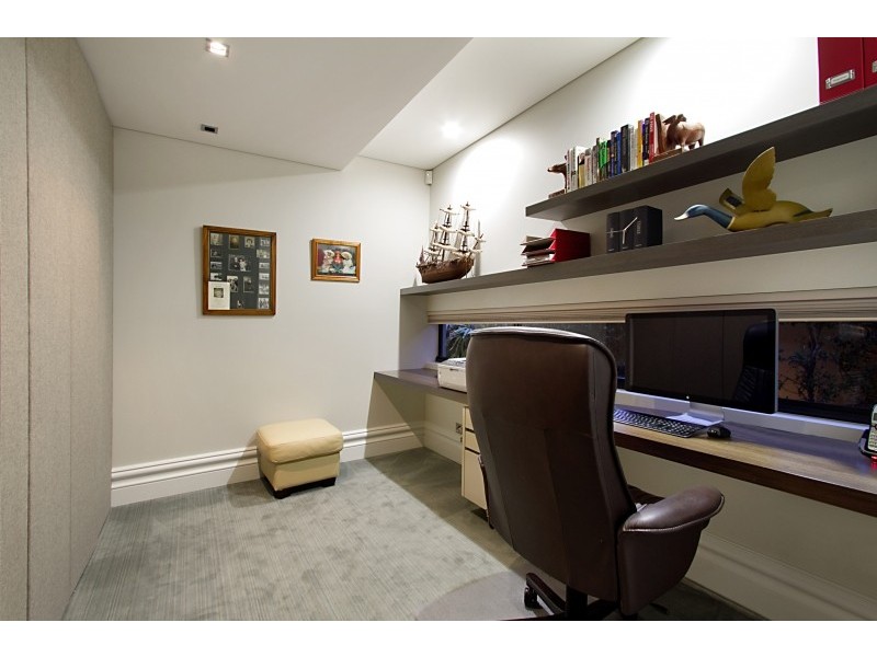 52 The Promenade, Isle Of Capri QLD 4217