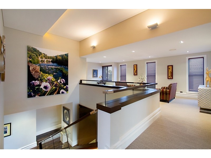 52 The Promenade, Isle Of Capri QLD 4217