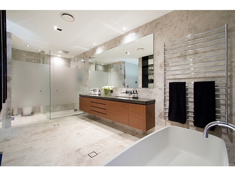 52 The Promenade, Isle Of Capri QLD 4217