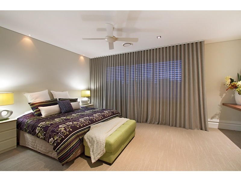 52 The Promenade, Isle Of Capri QLD 4217