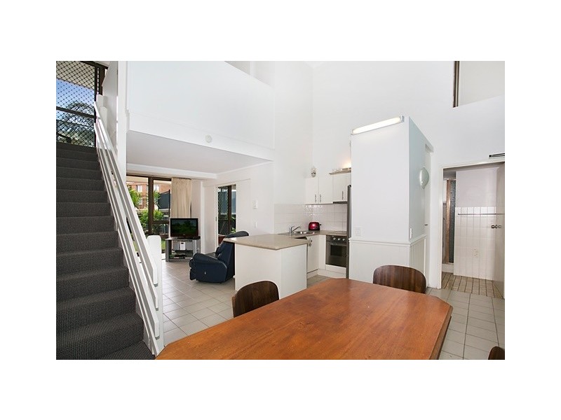 1 ‘Columbia Tower’ 19 Fern Street, Surfers Paradise QLD 4217