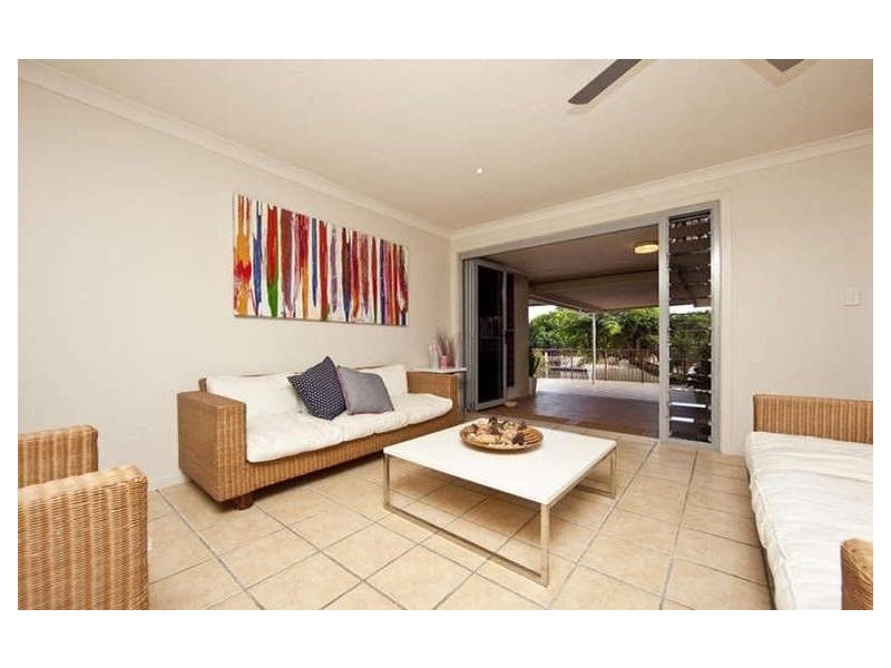 33 Rapallo Avenue, Isle Of Capri QLD 4217