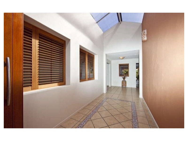 33 Rapallo Avenue, Isle Of Capri QLD 4217