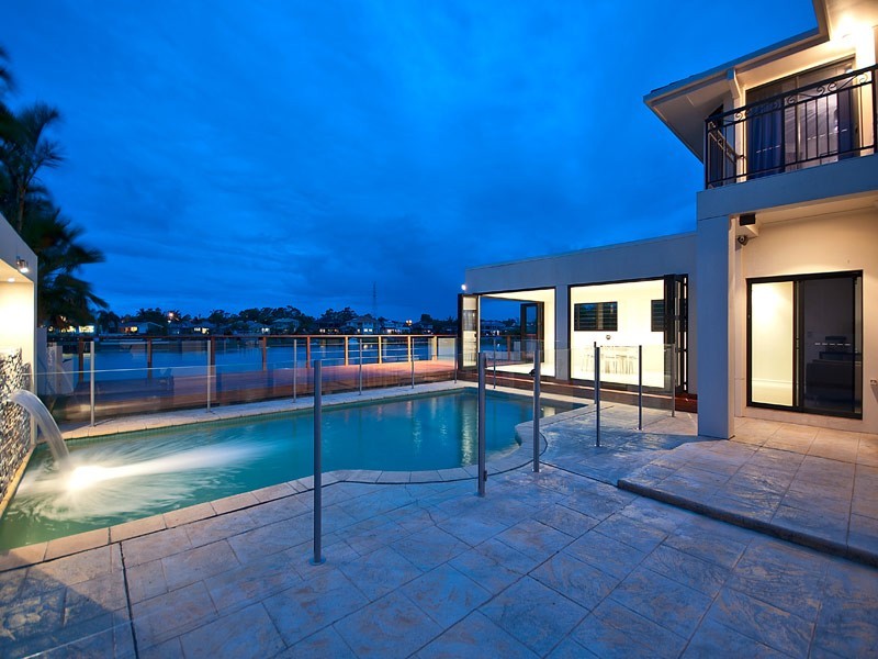 65 Bollard Circuit, Clear Island Waters QLD 4226