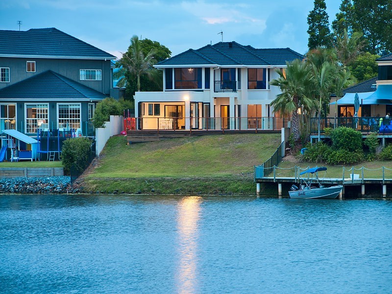 65 Bollard Circuit, Clear Island Waters QLD 4226