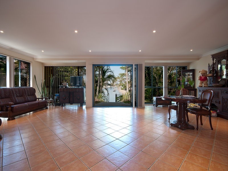 Broadbeach Waters QLD 4218