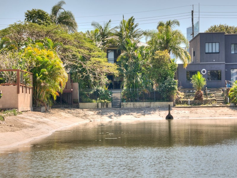 Broadbeach Waters QLD 4218