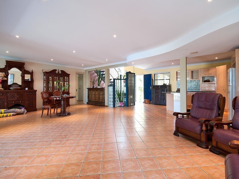 Broadbeach Waters QLD 4218