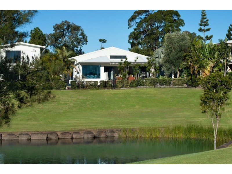 1022 Lakeview Terrace, Benowa QLD 4217