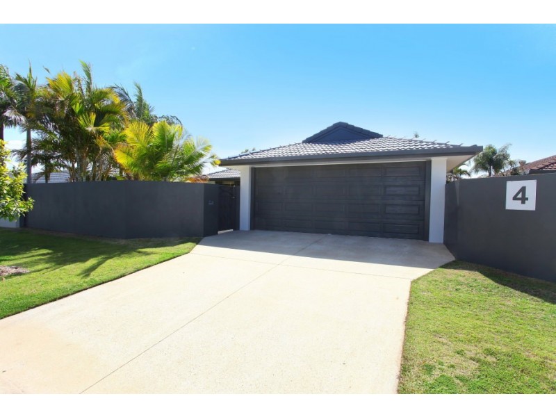 4 Ketch Court, Mermaid Waters QLD 4218