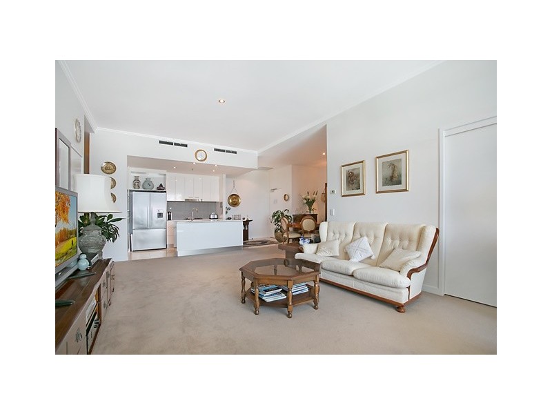 1801 ‘Freshwater Point’ 33 T.E.Peters Drive, Broadbeach Waters QLD 4218