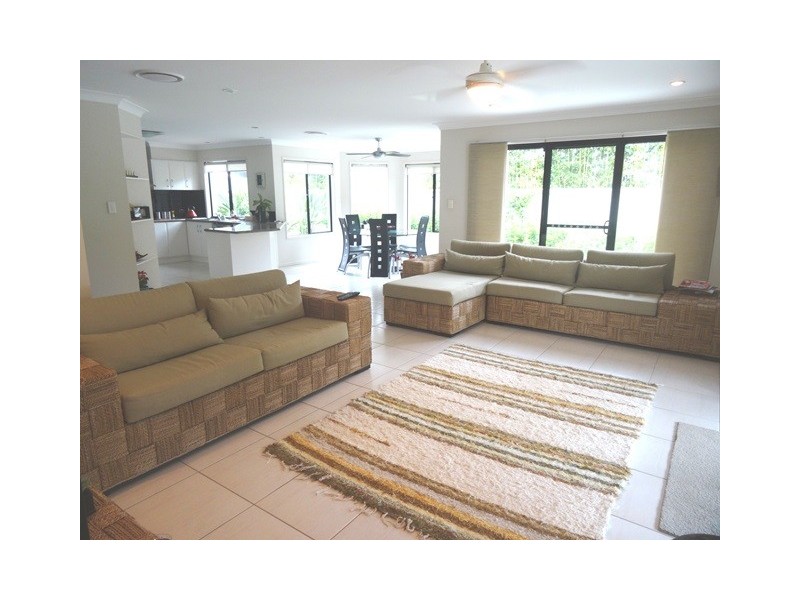 4 Snowwood Street, Reedy Creek QLD 4227