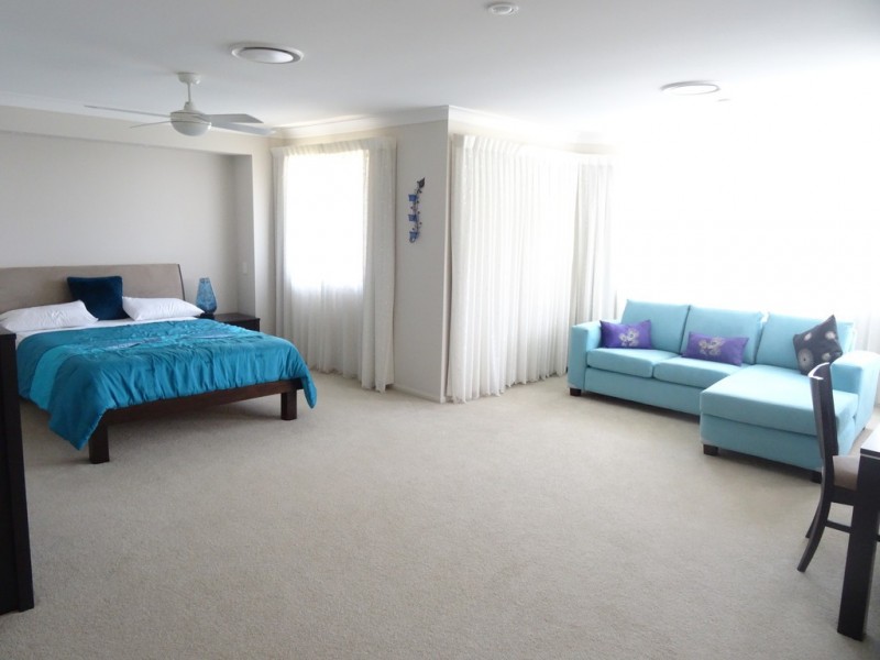 4 Snowwood Street, Reedy Creek QLD 4227