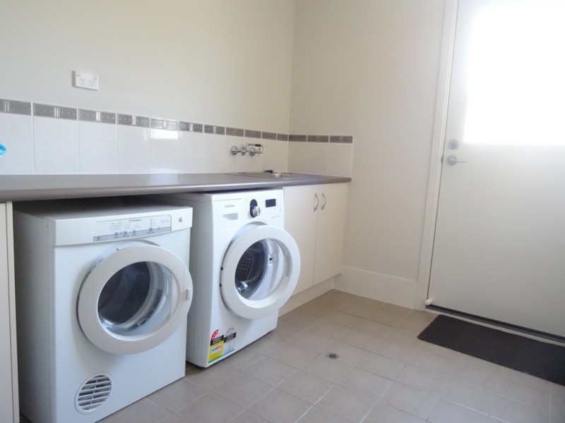 4 Snowwood Street, Reedy Creek QLD 4227