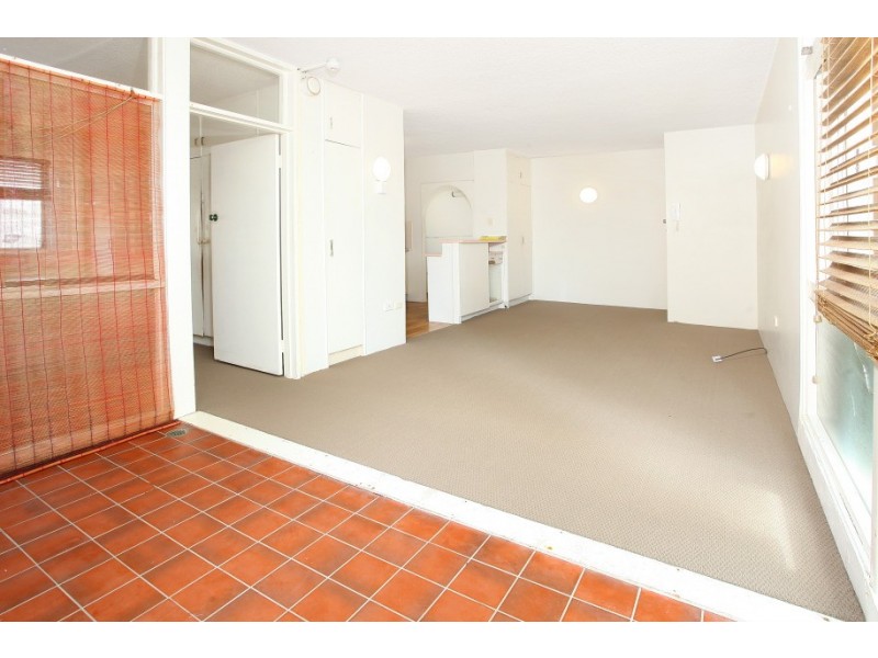 1D ‘Kinkabool’ 32 Hanlan Street, Surfers Paradise QLD 4217