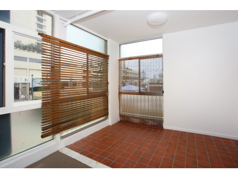 1D ‘Kinkabool’ 32 Hanlan Street, Surfers Paradise QLD 4217