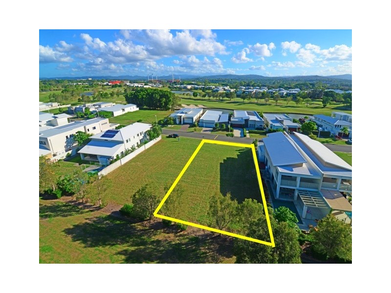 6002 The Boulevarde, Benowa QLD 4217