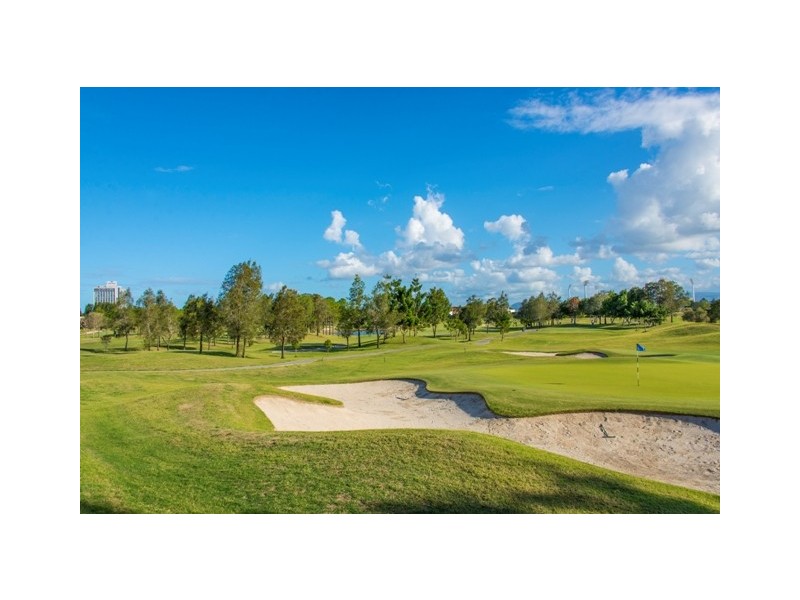 6002 The Boulevarde, Benowa QLD 4217