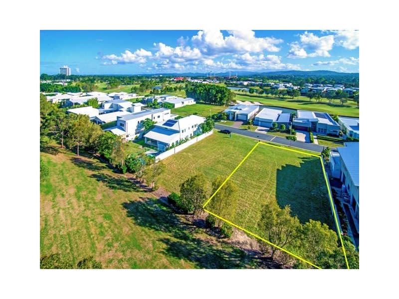 6002 The Boulevarde, Benowa QLD 4217