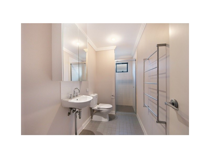 11/45 Bundall Road, Bundall QLD 4217