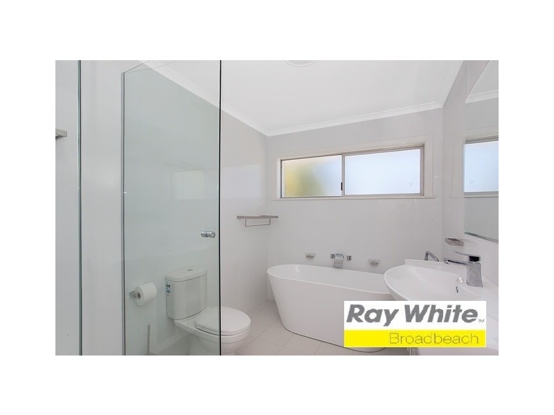 71 Shaw St, Southport QLD 4215