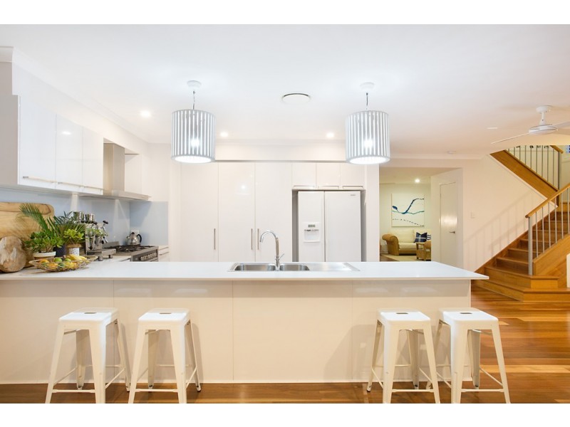 9004 Northview Parade, Benowa QLD 4217