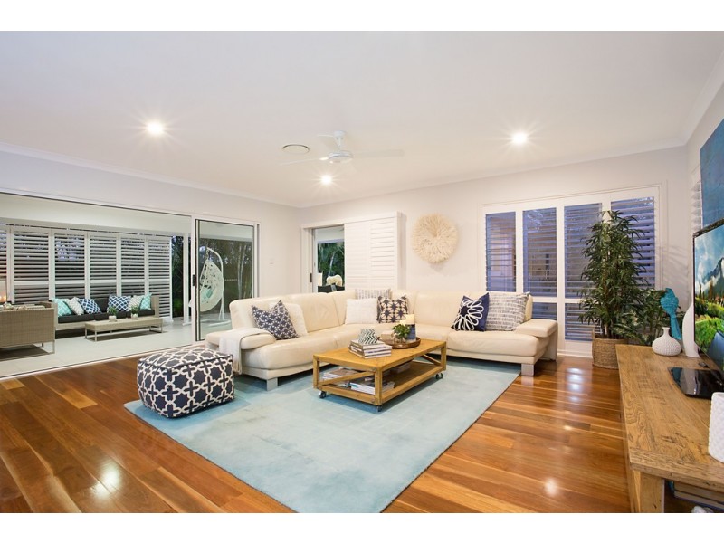 9004 Northview Parade, Benowa QLD 4217