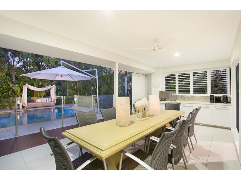 9004 Northview Parade, Benowa QLD 4217