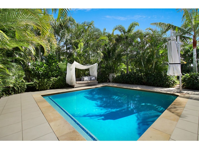 9004 Northview Parade, Benowa QLD 4217