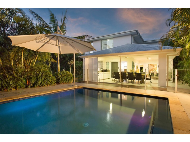 9004 Northview Parade, Benowa QLD 4217