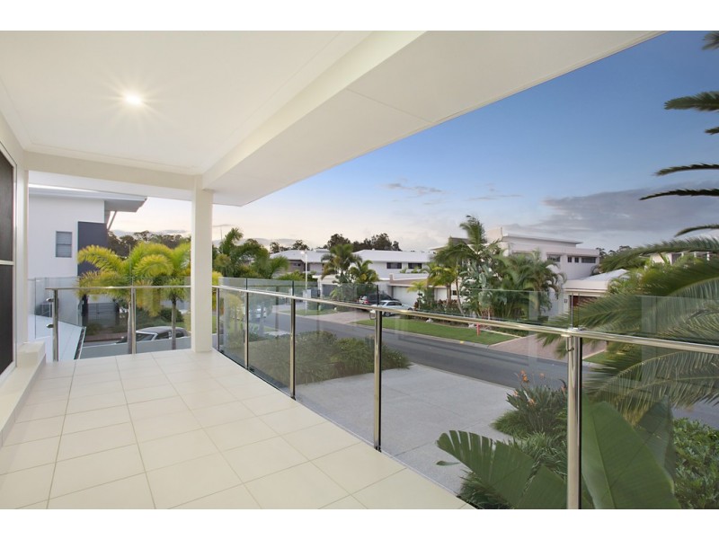 9004 Northview Parade, Benowa QLD 4217