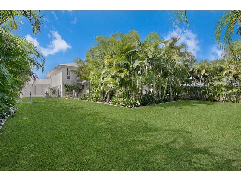 9004 Northview Parade, Benowa QLD 4217