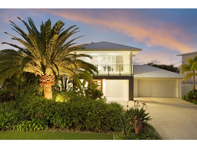 9004 Northview Parade, Benowa QLD 4217