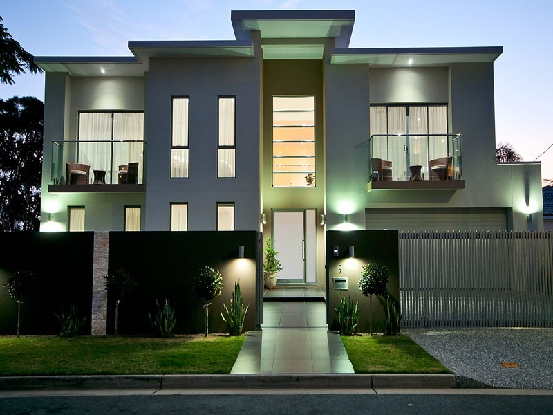 9 Lotus Key, Broadbeach Waters QLD 4218