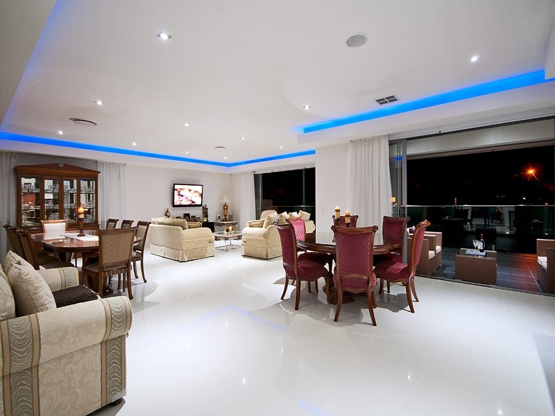 9 Lotus Key, Broadbeach Waters QLD 4218