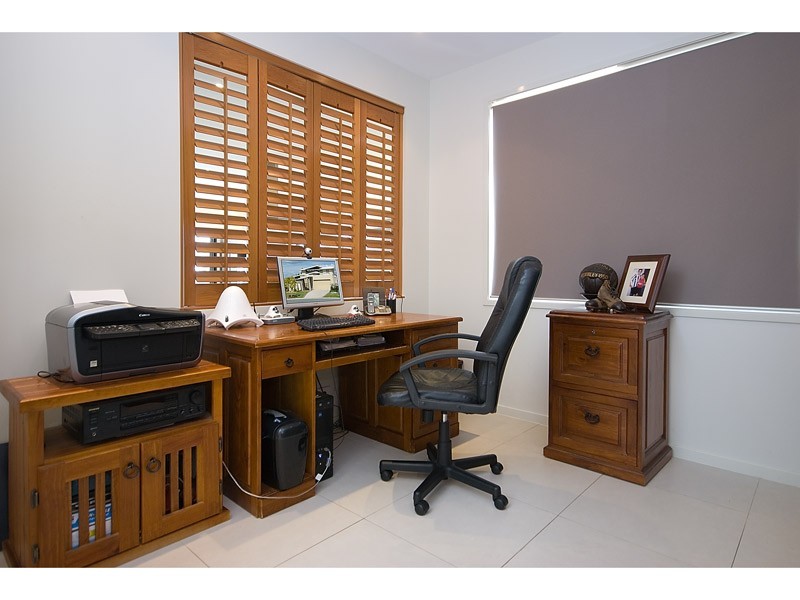 7012 Vista Drive, Benowa QLD 4217