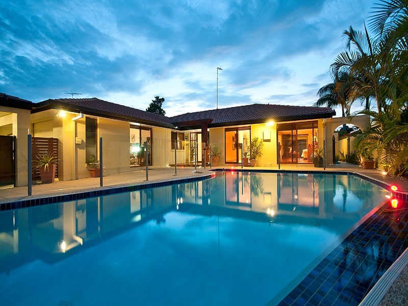 90 Campbell Street, Sorrento QLD 4217