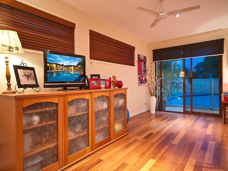 90 Campbell Street, Sorrento QLD 4217