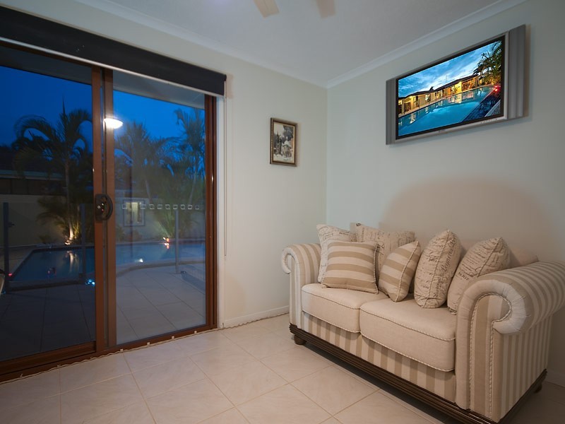 90 Campbell Street, Sorrento QLD 4217