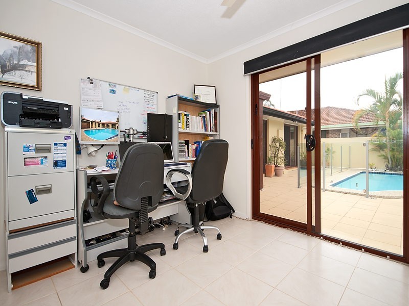 90 Campbell Street, Sorrento QLD 4217