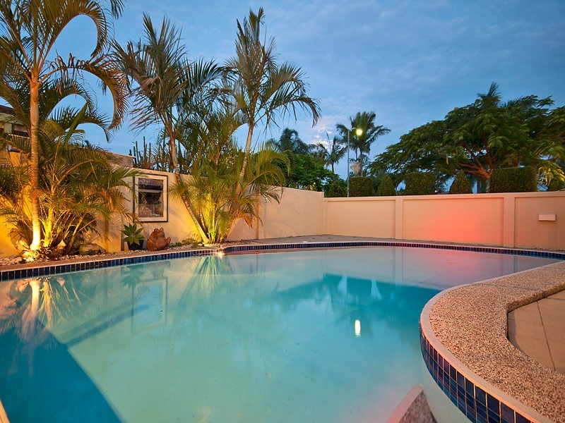 90 Campbell Street, Sorrento QLD 4217