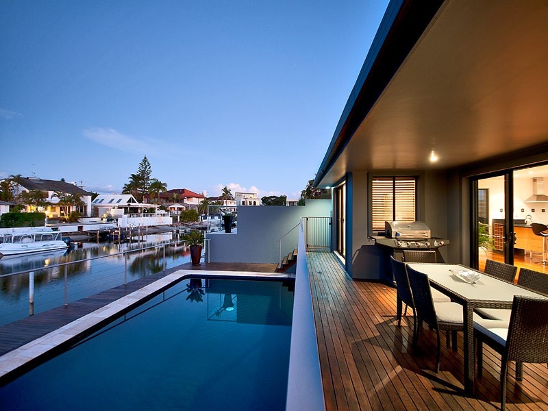 21 The Lido, Isle Of Capri QLD 4217