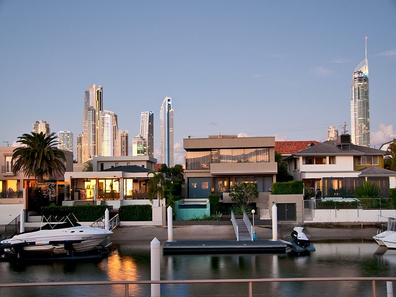 21 The Lido, Isle Of Capri QLD 4217