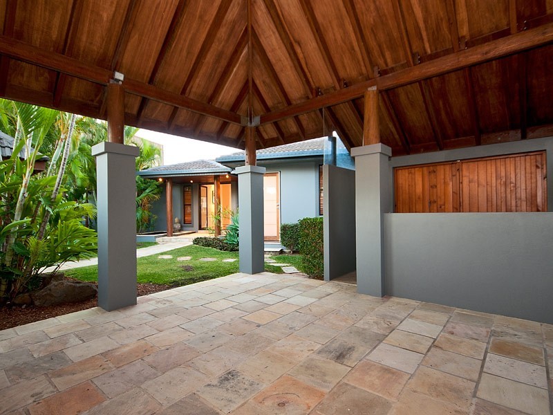 21 The Lido, Isle Of Capri QLD 4217