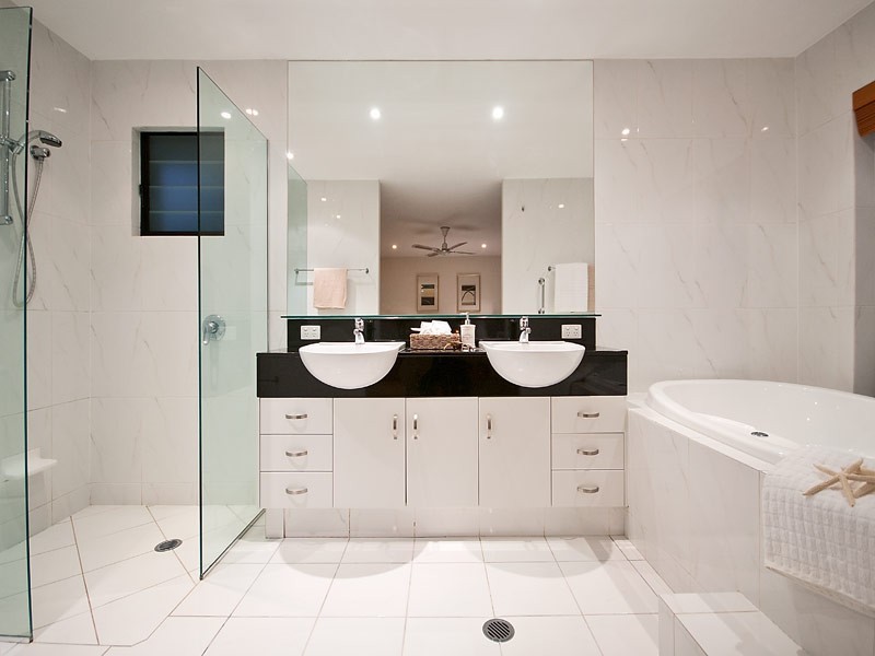 21 The Lido, Isle Of Capri QLD 4217