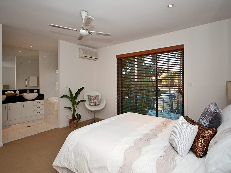 21 The Lido, Isle Of Capri QLD 4217