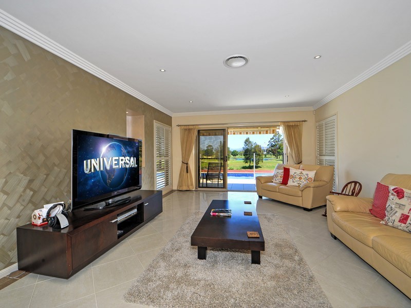 1030 Lakeview Terrace, Benowa QLD 4217